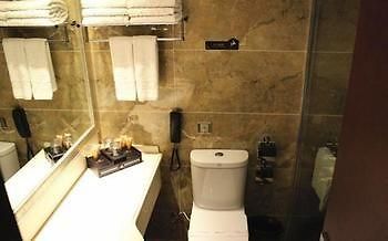 Jinyue Business Hotel Yichuan  Exterior photo